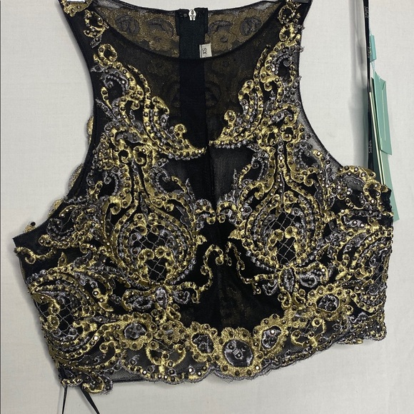 Black and Gold Embroidered Crop Top - Picture 3 of 7